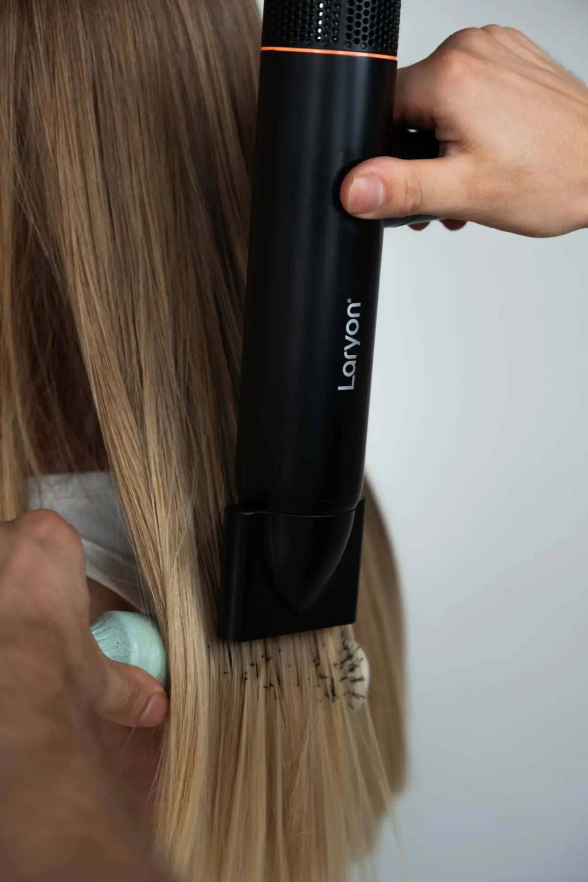 Asciugacapelli Laryon – Unico, leggero e sempre con te